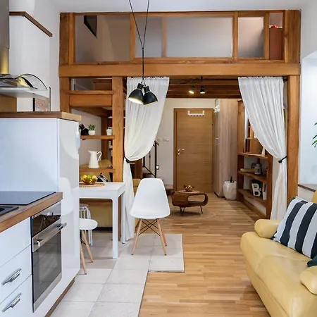 La Guardia With Private Parking Appartement Rijeka