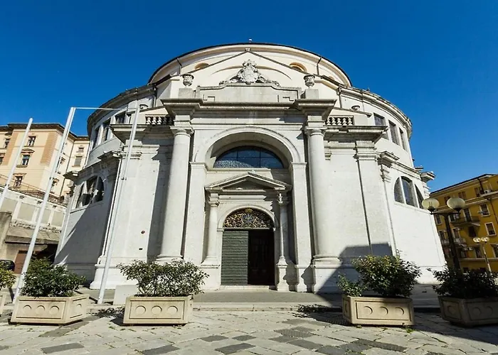 La Guardia Apartment With Private Parking Appartement